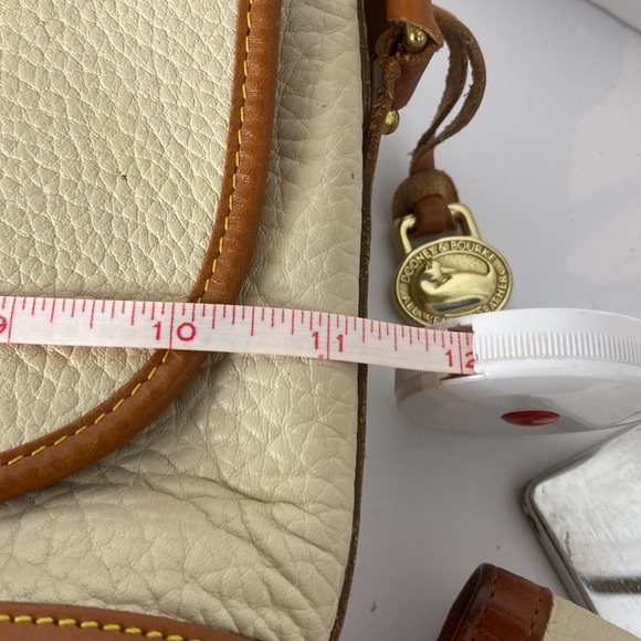 Dooney and Burke shoulder bag - Picture 8 of 9